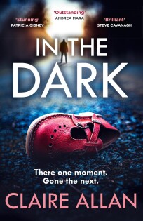 In Dark - Harper Collins